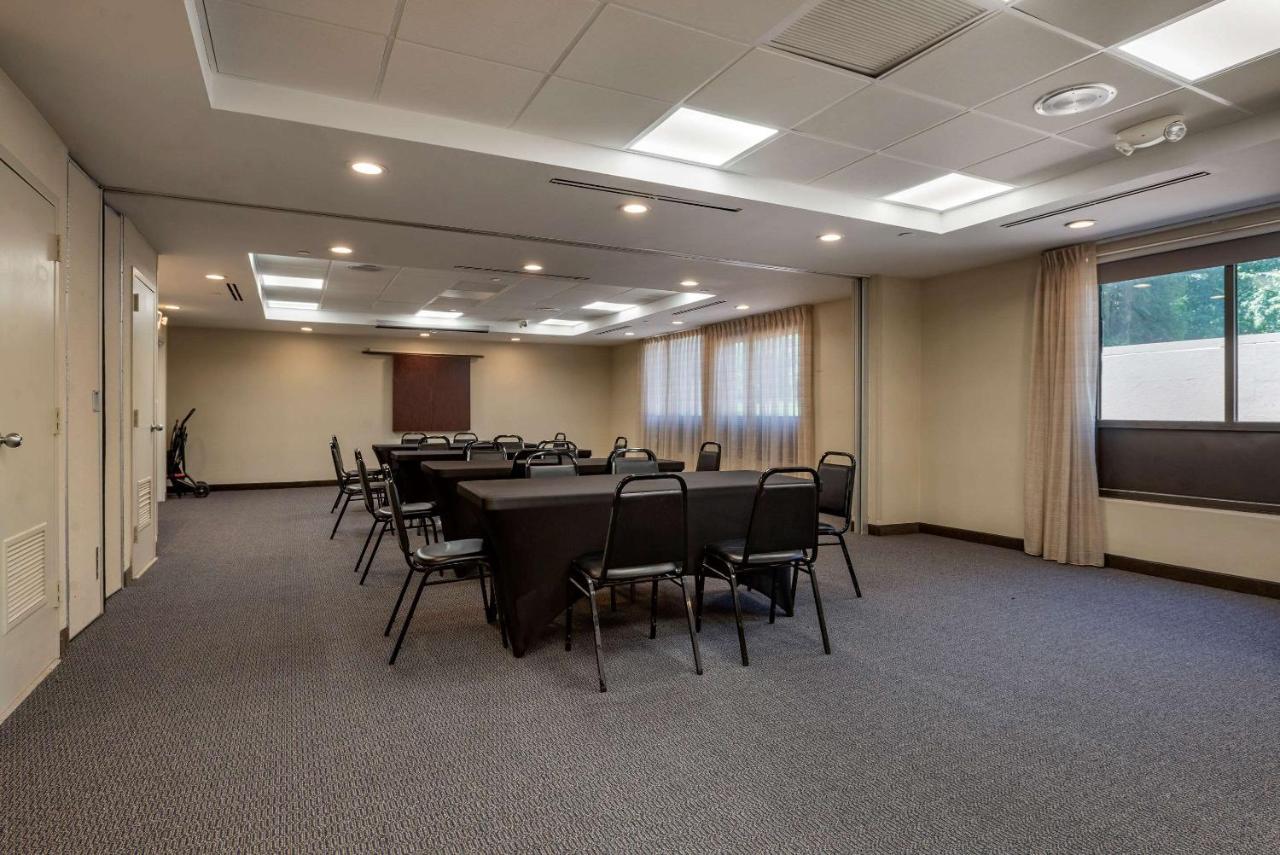 Mainstay Suites Horsham - Philadelphia ภายนอก รูปภาพ